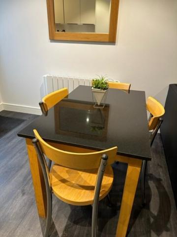 Cheam Stunning Flat With Parking Free Near Sutton Station 아파트 외부 사진